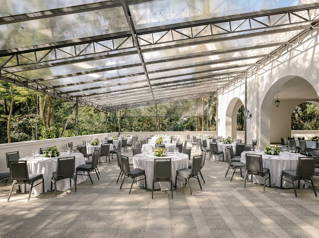 outside-reception-wide